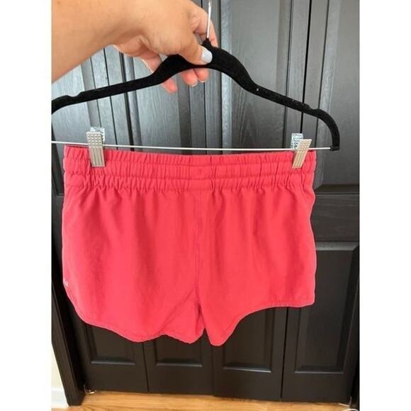 VUORI CLEMENTINE SHORT 4.0- PAPAYA size small new - Picture 2 of 5